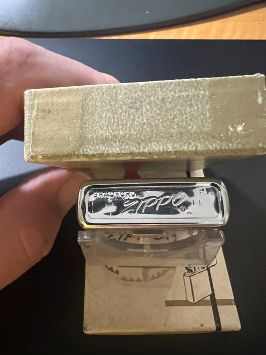 1970 Holiday Inn Affixed Emblem NIB Vintage Zippo Lighter in Emblem Box